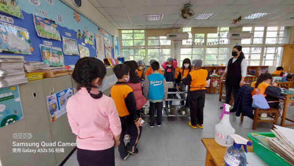 主旨：函轉教育部國民及學前教育署委託財團法人董氏基金會辦理「高級中等以下學校健康飲食教育指導內容及規劃範例」說明會簡章1份，請查照。